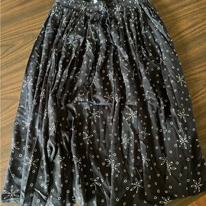 Floral flowy black and white midi skirt medium